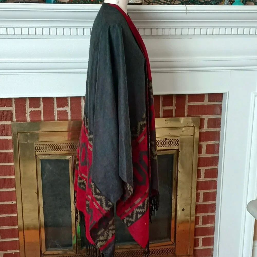 Forum Panco Tassel Open Poncho Gray Red Southwestern Pattern Shawl Cape Wrap
